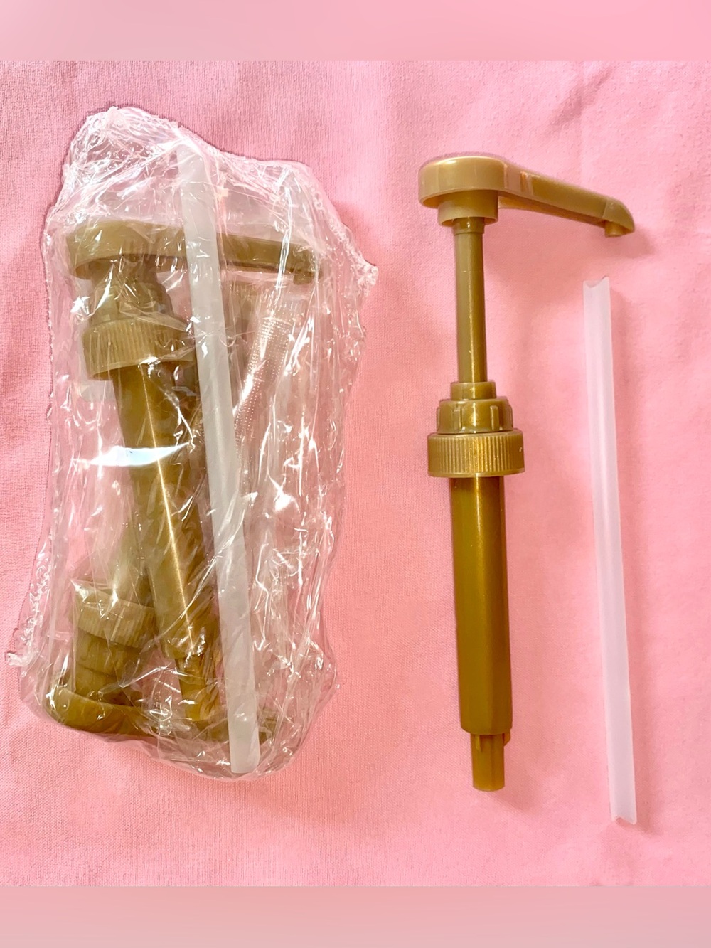 Fresh Finest: Gold Hand Pump Liquid Syrup Dispenser 1/4 oz 750mL Coffee cocktail